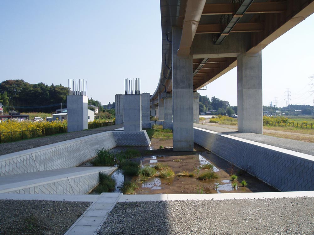 圏央道阿見地区改良（調整池）
