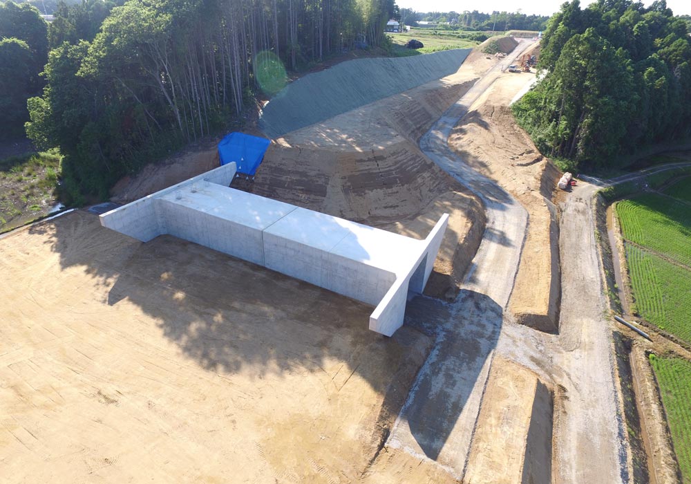 東関道青沼地区道路改良（ボックスカルバート）