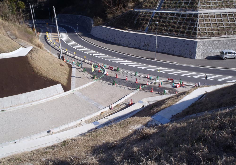中丸アクセス道路