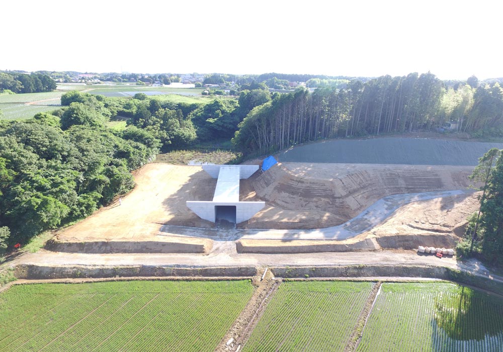 東関道青沼地区道路改良（ボックスカルバート）
